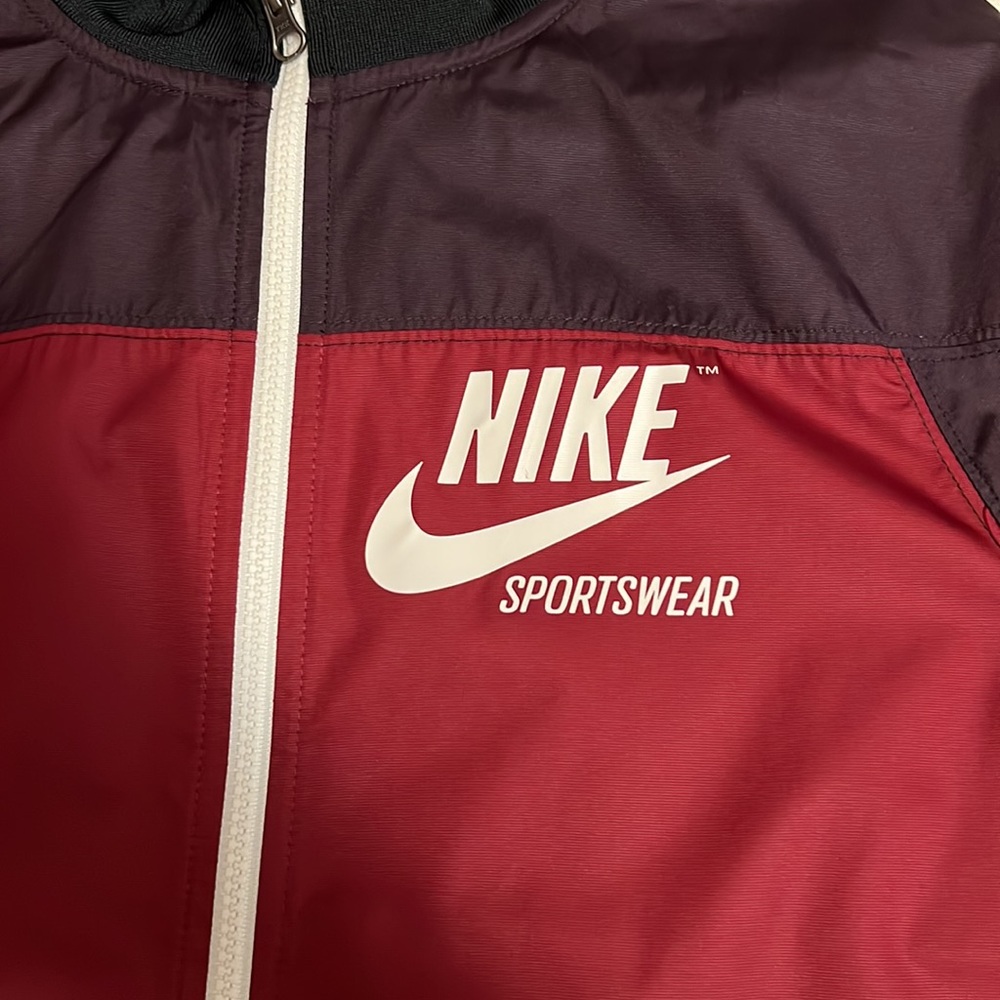 Nike Womens wind breaker - Picture 2 of 5